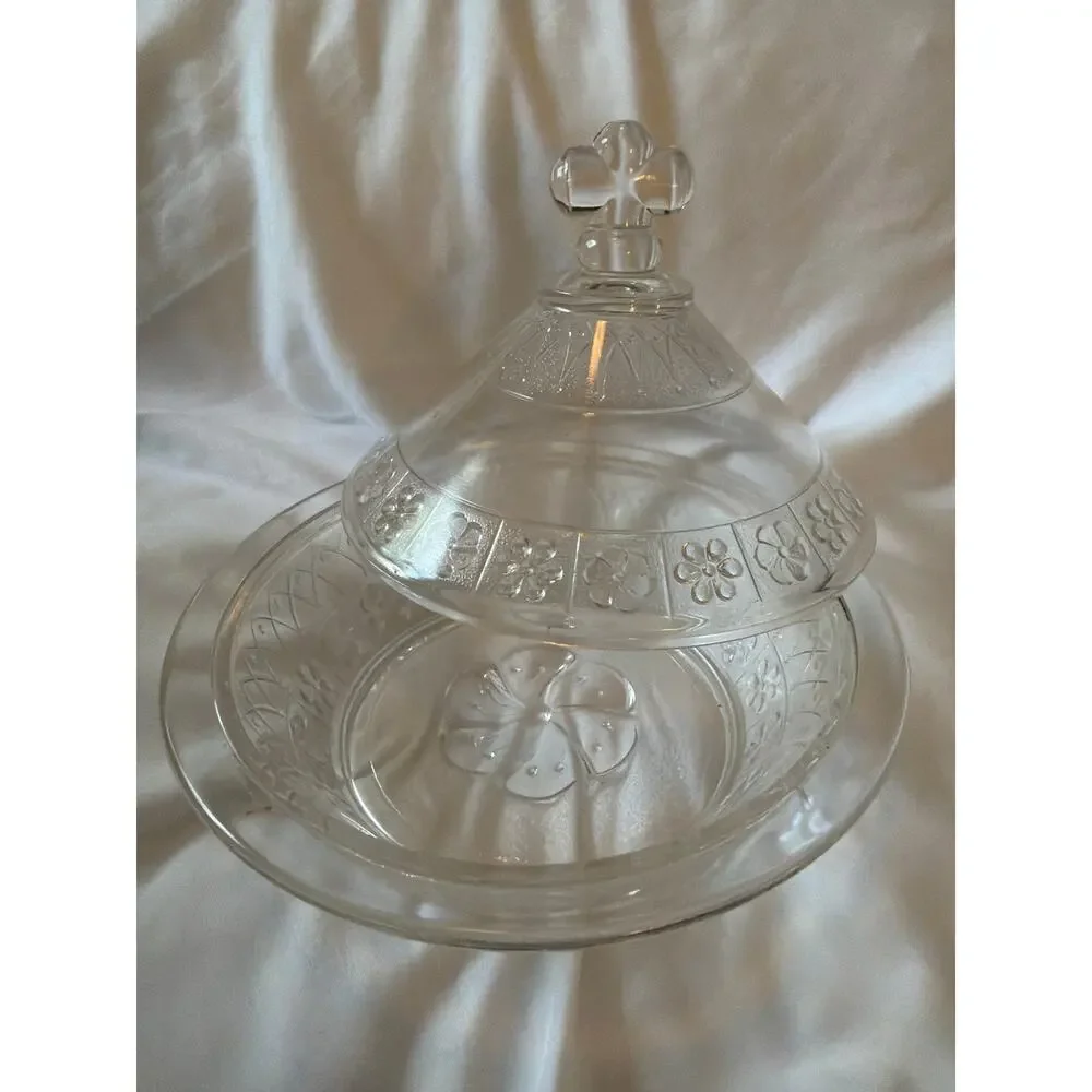 Vintage Clear Pressed Glass Covered Candy Dish Bonbon Bowl Clover Finial Lid